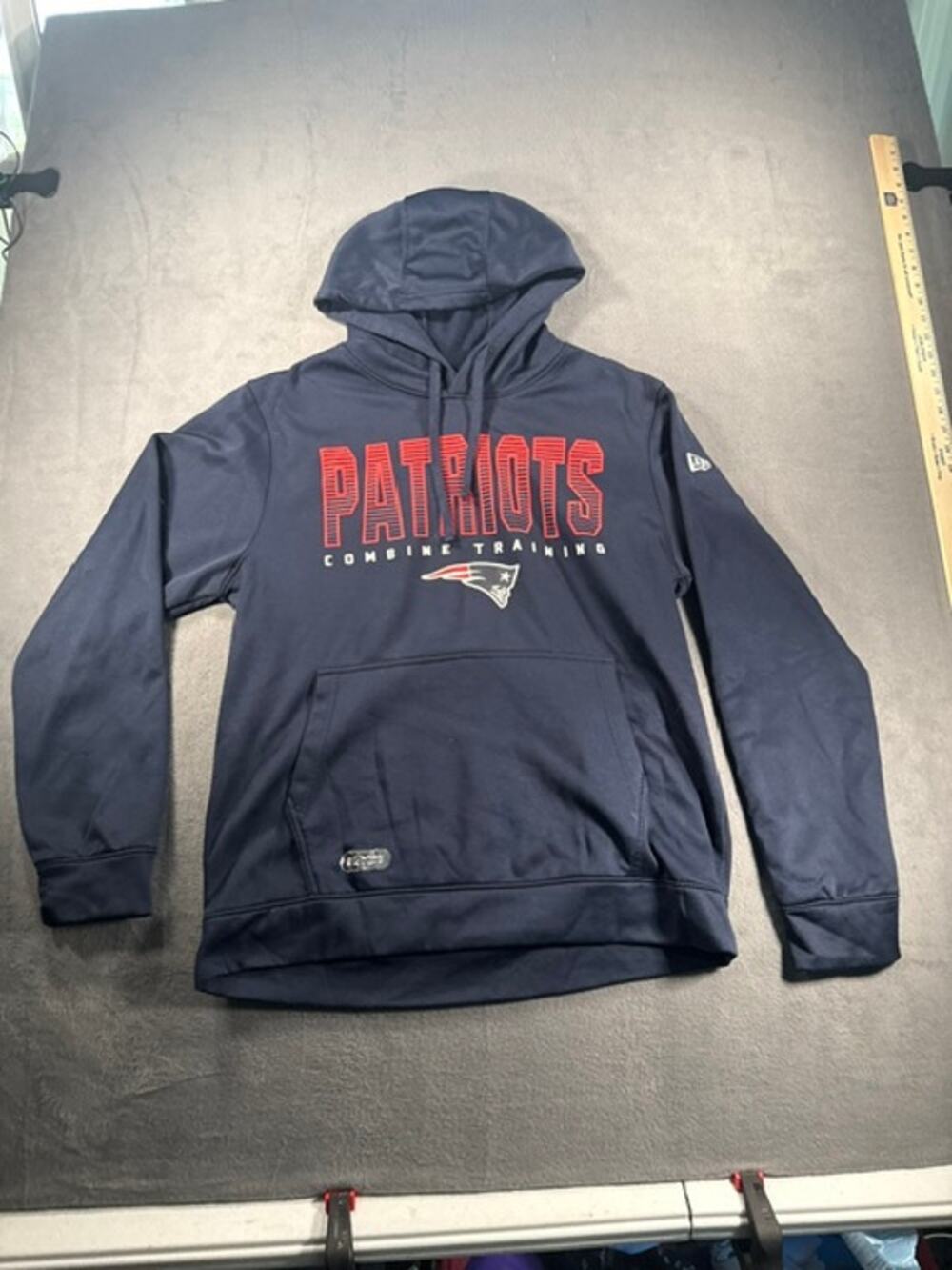 NEW ENGLAND PATRIOTS HOODIE ( SIZE L )